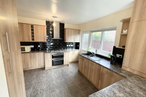 2 bedroom bungalow for sale, Gretdale Avenue, St Annes FY8