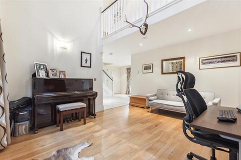 3 Strathallan Bank, Forgandenny, Perth, PH2 9FE