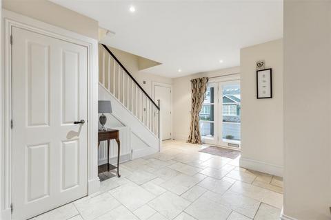 3 Strathallan Bank, Forgandenny, Perth, PH2 9FE