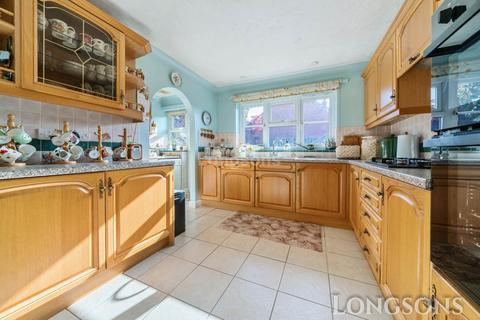 3 bedroom detached bungalow for sale, Heron Way, Watton