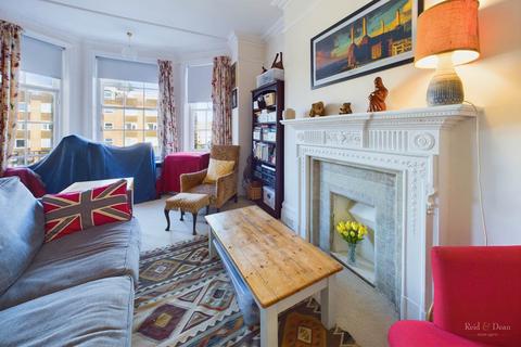 3 bedroom apartment for sale, Hartington Place, Eastbourne