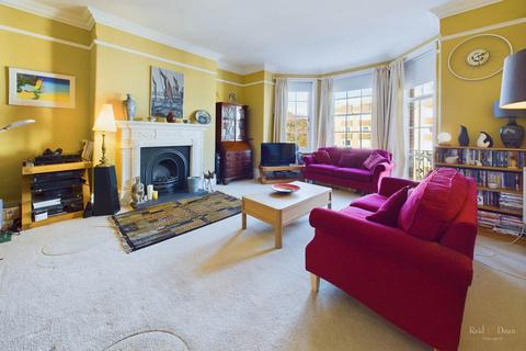 3 bedroom apartment for sale, Hartington Place, Eastbourne