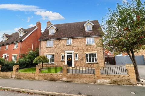 7 bedroom detached house for sale, Queenborough Grove, Great Notley, Braintree