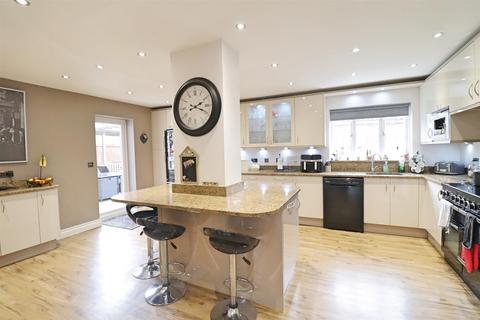 7 bedroom detached house for sale, Queenborough Grove, Great Notley, Braintree