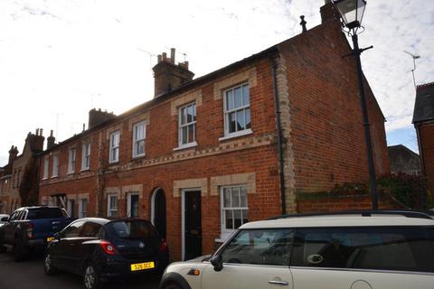 2 bedroom cottage to rent, Long Garden Walk East, Farnham GU9