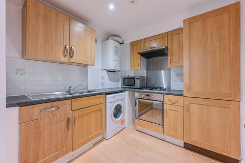 Studio to rent, Slater Mews, Clapham Old Town, London, SW4