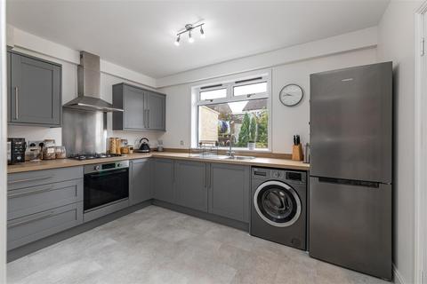 9 Howden Drive, Jedburgh, TD8 6JZ