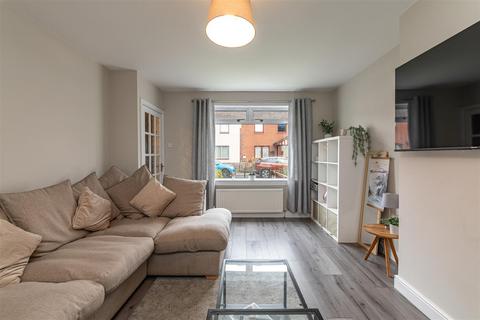 9 Howden Drive, Jedburgh, TD8 6JZ