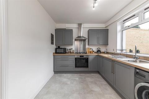 9 Howden Drive, Jedburgh, TD8 6JZ