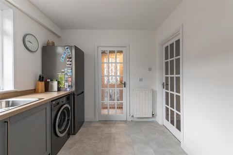 9 Howden Drive, Jedburgh, TD8 6JZ