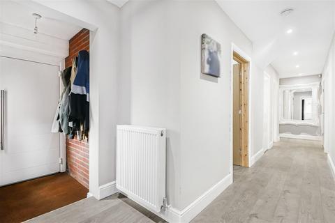 7 Glebe Road, Reading, RG2 7AG