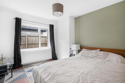 7 Glebe Road, Reading, RG2 7AG