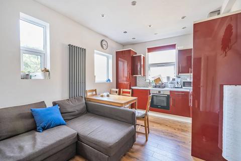 Kilburn Lane, Queen's Park, London, W10