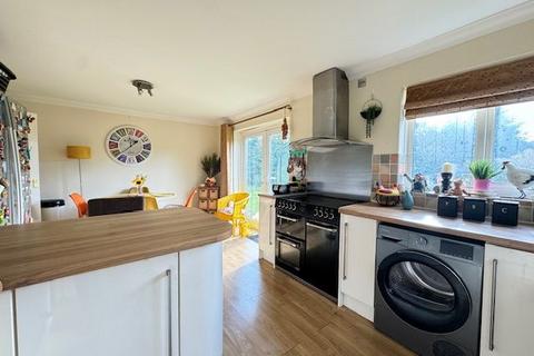 4 bedroom bungalow for sale, Braunton Bungalow & Southfork Bungalow, Tredegar