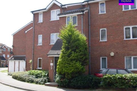 2 bedroom flat to rent, Howard Close, Waltham Abbey EN9