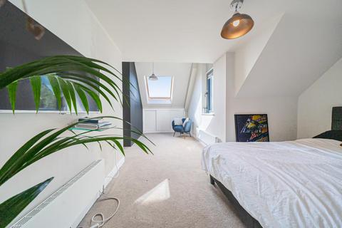 Flat 1, 1 Hanover Road, London, SW19 1EB