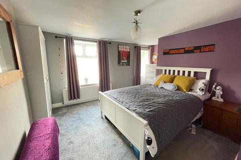 1 Downing Square, Penistone, Sheffield, S36 6AY