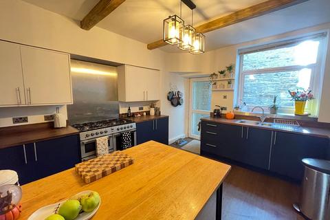 1 Downing Square, Penistone, Sheffield, S36 6AY