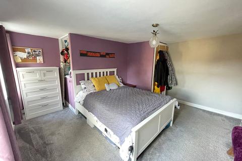 1 Downing Square, Penistone, Sheffield, S36 6AY