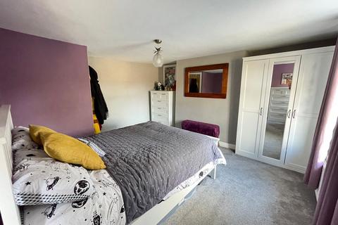 1 Downing Square, Penistone, Sheffield, S36 6AY
