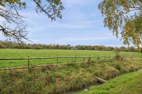 5 Burr Close, Sutton, Witney, OX29 5SJ
