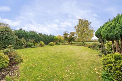 5 Burr Close, Sutton, Witney, OX29 5SJ