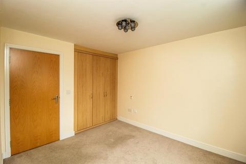 2 bedroom flat for sale, Elsham Meadows, Dewsbury WF12