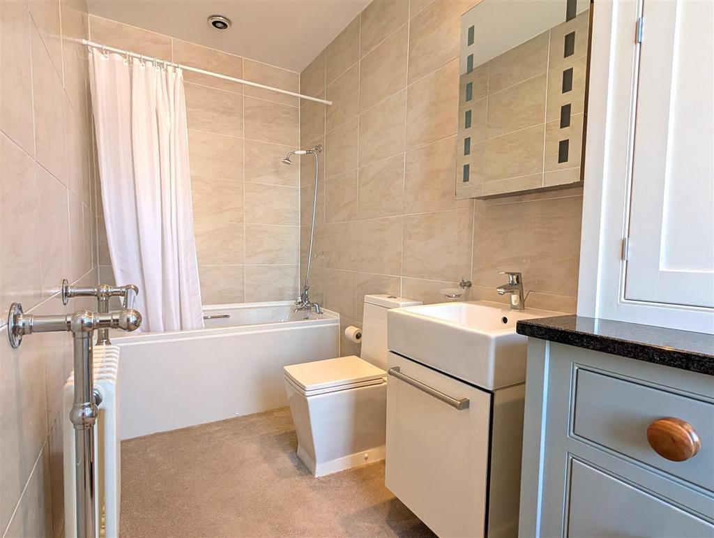 En suite bathroom/wc