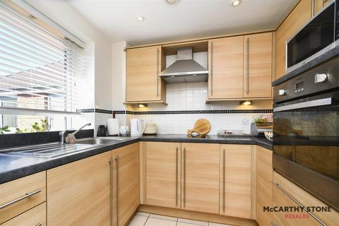 1 bedroom apartment for sale, Blunsdon Court, Lady Lane, Swindon, SN25 2NA