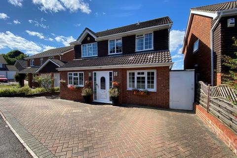 4 bedroom detached house for sale, Furzen Close, Dunstable LU6