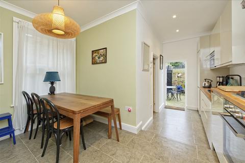 2 bedroom flat for sale, Acton W3 W3