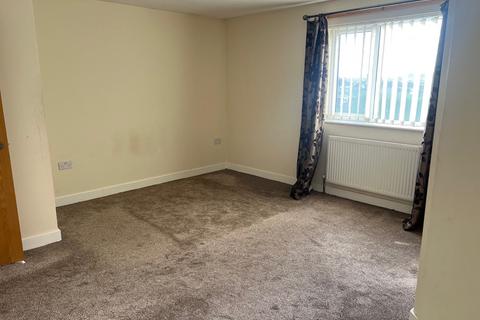 3 bedroom maisonette to rent, Hunters Way, Leeds LS15