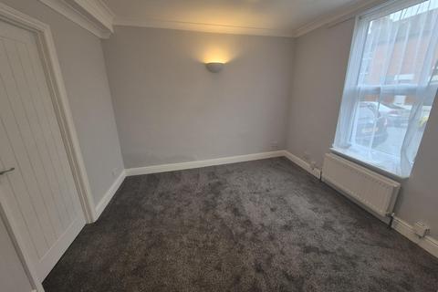 3 bedroom terraced house to rent, Northcote Street, Semilong, Northampton, NN2
