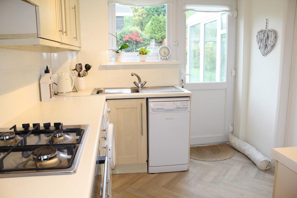 Fitted Kitchen Picture 2