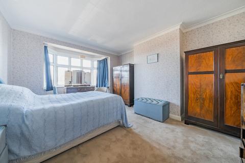 6 Forest Ridge, Beckenham, BR3 3NH