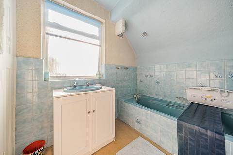 6 Forest Ridge, Beckenham, BR3 3NH