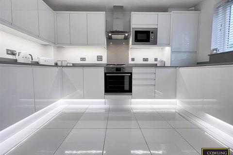 3 Elliots Close, West Horndon, Brentwood, CM13 3FU