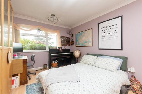 2 Westhill Close, Gravesend, DA12 1LJ