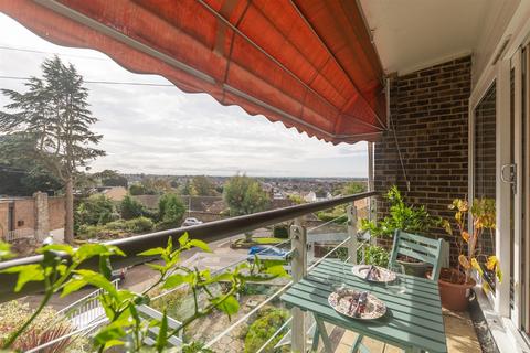 2 Westhill Close, Gravesend, DA12 1LJ