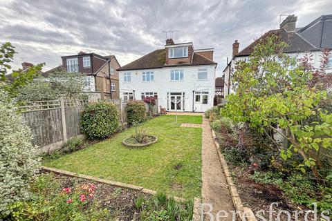 Highfield Crescent, Hornchurch, RM12