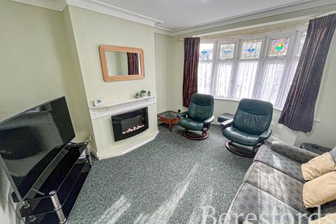 4 bedroom semi-detached house for sale, Highfield Crescent, Hornchurch, RM12