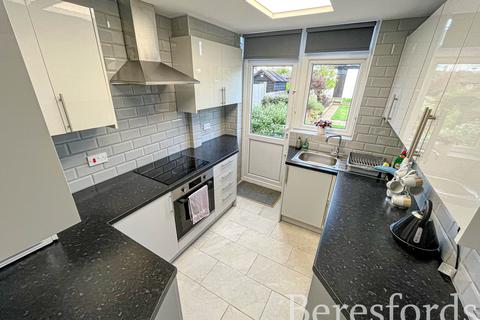 4 bedroom semi-detached house for sale, Highfield Crescent, Hornchurch, RM12