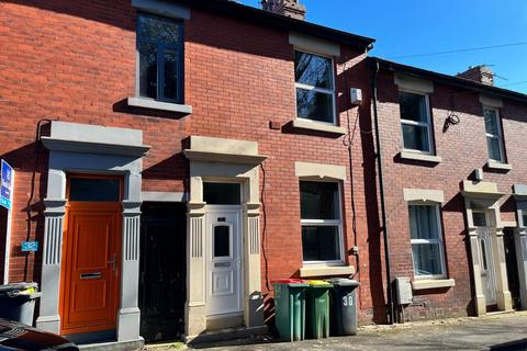 2 bedroom terraced house to rent, 2-Bed Terraced House to Let on Shelley Road, Preston