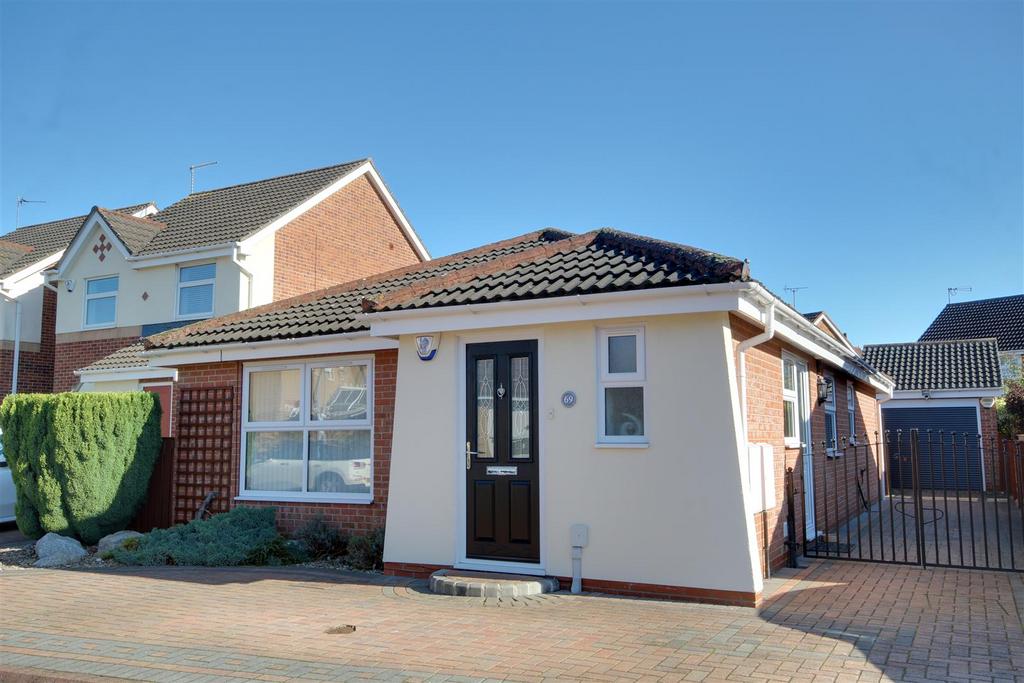 marchant-close-molescroft-grange-2-bed-detached-bungalow-329-950