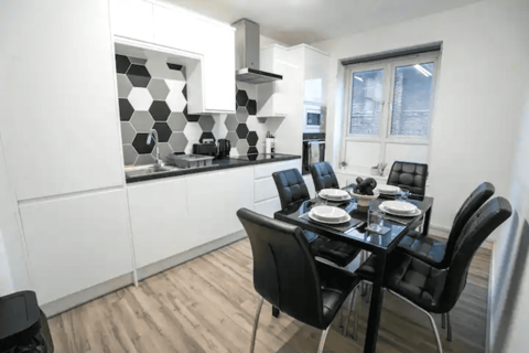 3 bedroom apartment to rent, Upper Clapton Road, London, E5