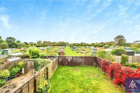 16 Castle Mount, Brackley, NN13 7HF