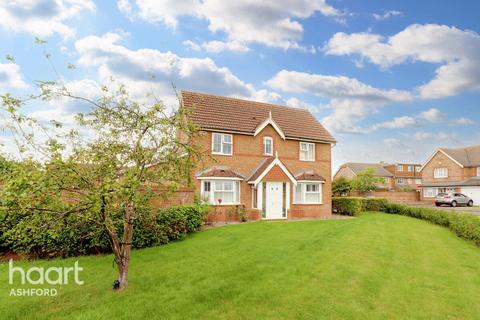 5 bedroom detached house for sale, Clarke Crescent, Ashford