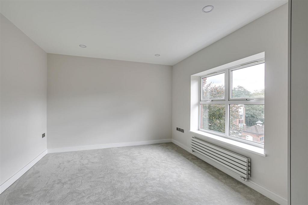 16 Bedroom.jpg