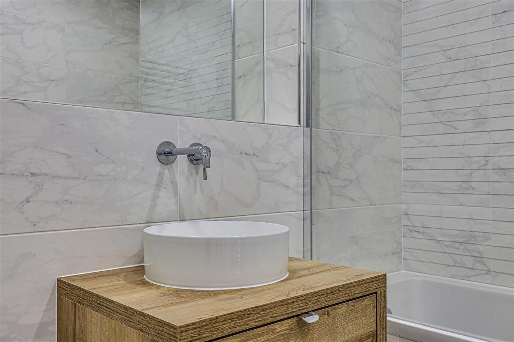20 Hand basin.jpg