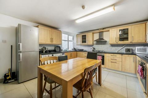 8 bedroom townhouse for sale, High Wycombe,  Train station,  Buckinghamshire,  HP13